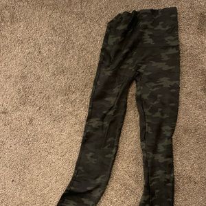 Spanx Camo Look at Me Seamless Leggings